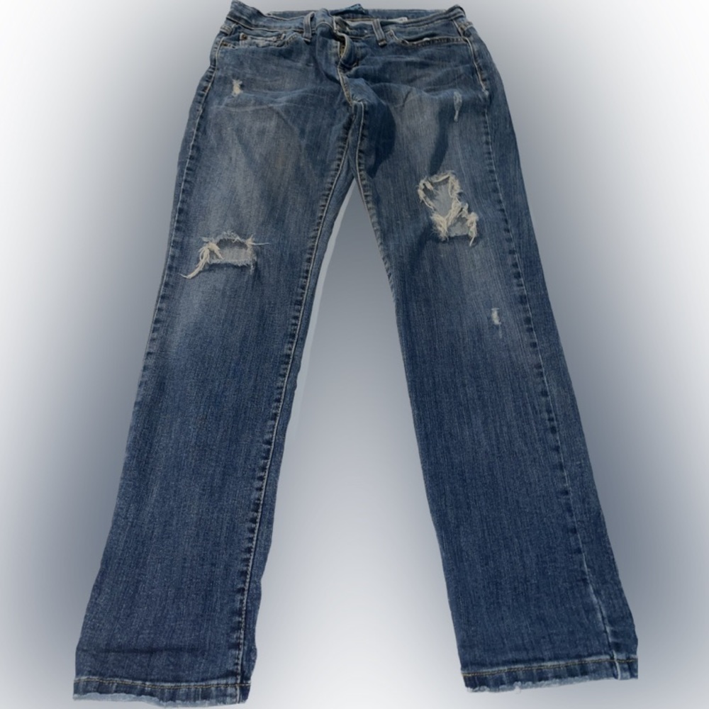 Levi , 27 , blue jeans